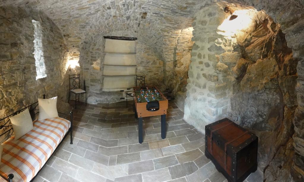 הוילה אימפריה Il Merlo Della Rocca חדר תמונה